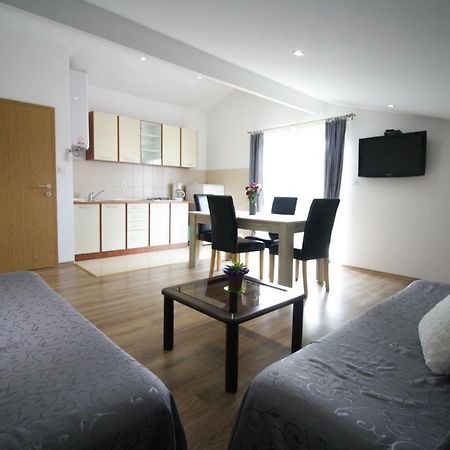 Sebi Apartment 300 M From Beach Ровинь Экстерьер фото